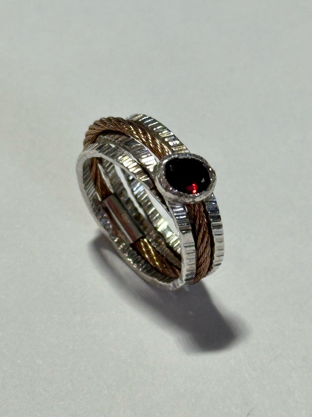 Charriol Two-Tone Tango Textured Ring w/ Garnet Sz 5 (EUR 50) Steel Cable Pinky